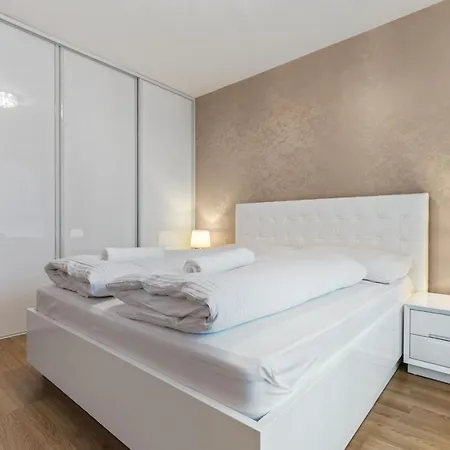 Apartamento Lam Eden Park W Free Parking Bratislava
