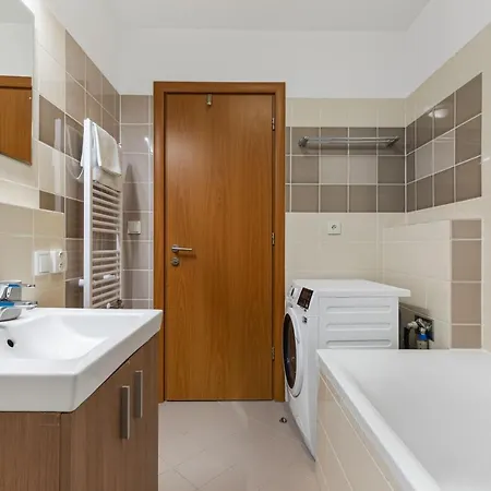 Lam Eden Park W Free Parking براتسيلافا